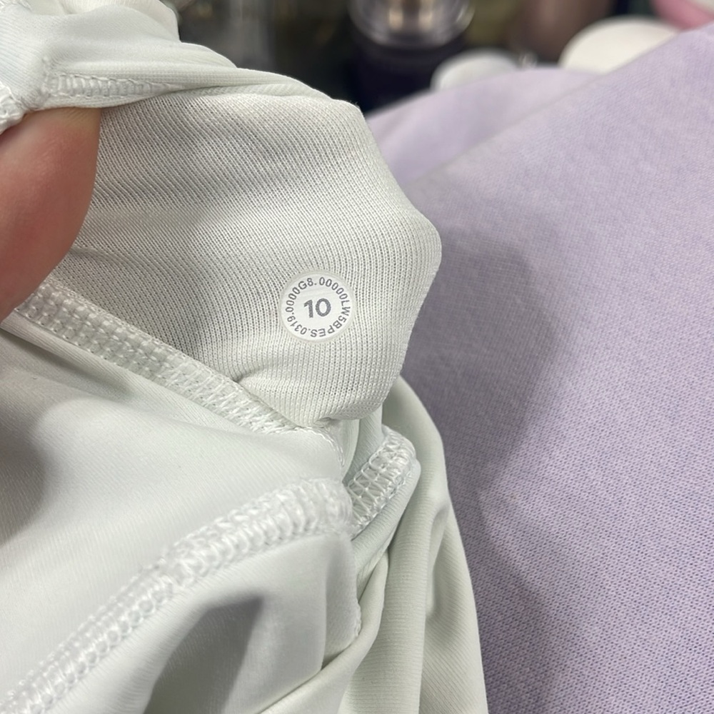 Lululemon 28” leggings. Women’s size 10 - Picture 4 of 4
